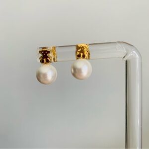 TOUS Yellow 18k Gold Bear on Round White Pearl Studs Earrings